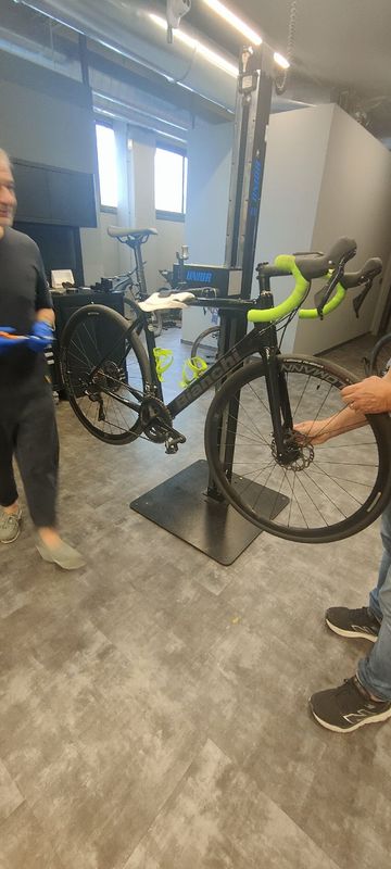 Używany Bianchi Sprint Shimano 105 2023 Road & Gravel — zdjęcie 3 z 5