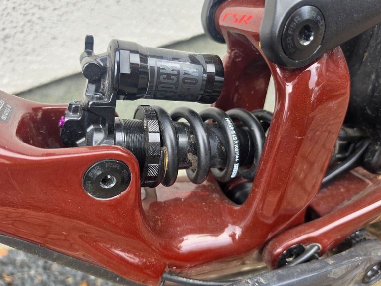 Used Specialized Enduro Expert 2024 2024 Mountainbike, Red, 29 — image 3 of 4