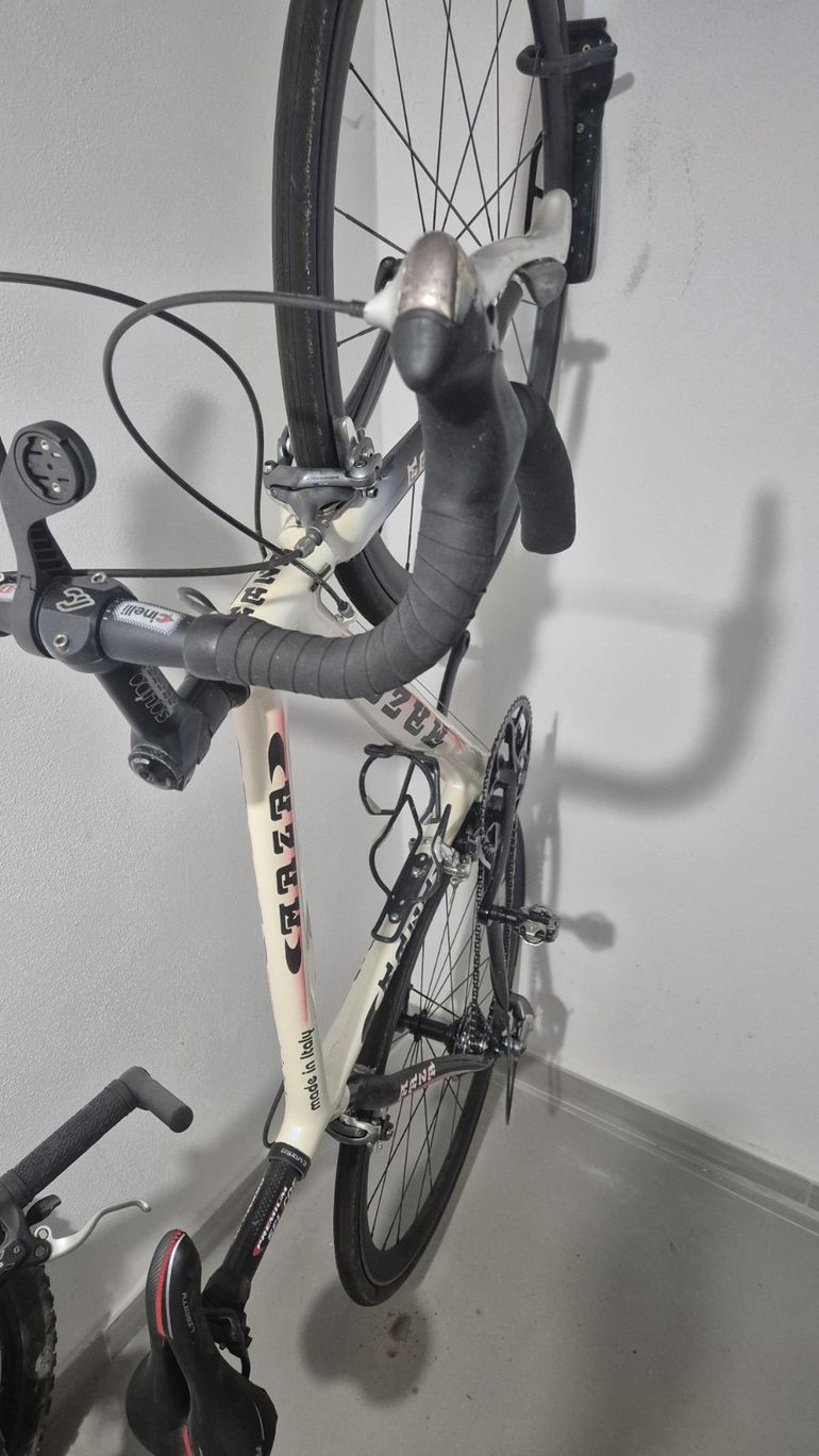 Used Maza 2010 Road & Gravel, White — image 3 of 6