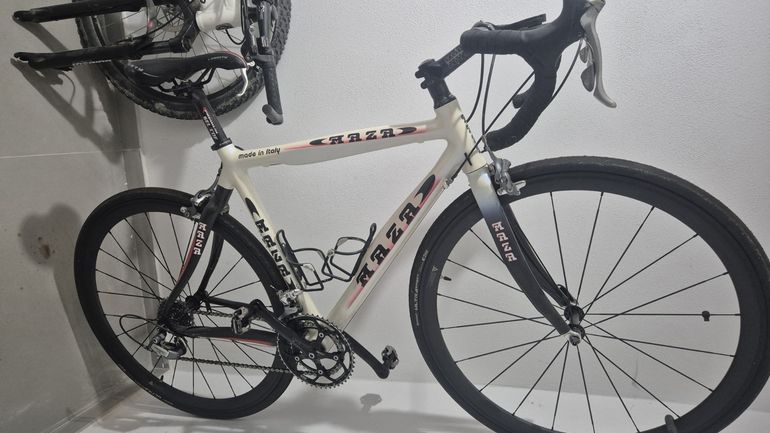 Used Maza 2010 Road & Gravel, White — image 2 of 6