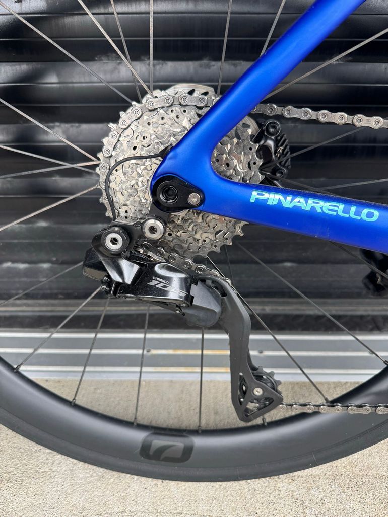 Pinarello F5 105 Di2 2023 2023 Road & Gravel de segunda mano, Azul — imagen 4 de 9