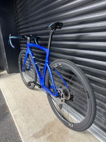 Pinarello F5 105 Di2 2023 2023 Road & Gravel de segunda mano, Azul — imagen 6 de 9