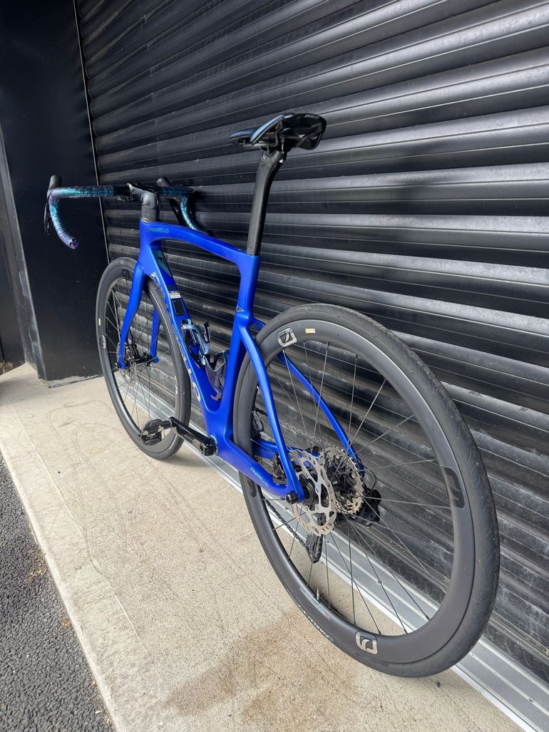 Pinarello F5 105 Di2 2023 2023 Road & Gravel de segunda mano, Azul — imagen 6 de 9