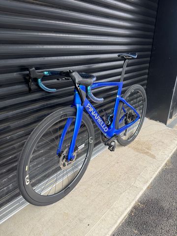 Pinarello F5 105 Di2 2023 2023 Road & Gravel de segunda mano, Azul — imagen 8 de 9
