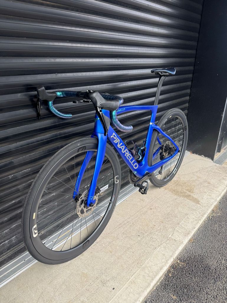 Pinarello F5 105 Di2 2023 2023 Road & Gravel de segunda mano, Azul — imagen 8 de 9