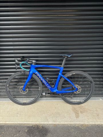 Pinarello F5 105 Di2 2023 2023 Road & Gravel de segunda mano, Azul — imagen 2 de 9
