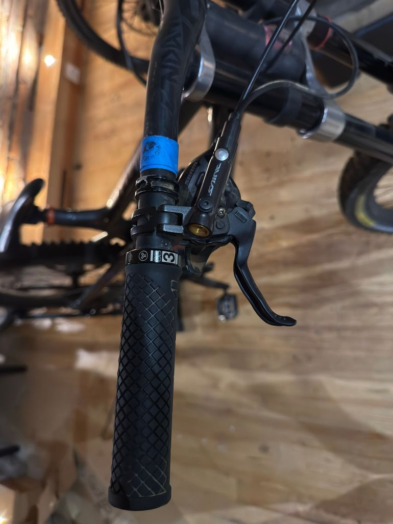 Gebrauchtes Commencal FURIOUS ORIGIN 2019 2019 Mountainbike, Hellgrau — Bild 5 von 9