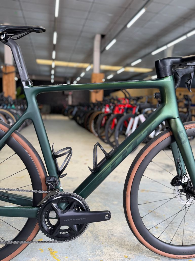 Brugt Scott Addict RC 15 2023 2023 Road & Gravel — billede 13 af 24