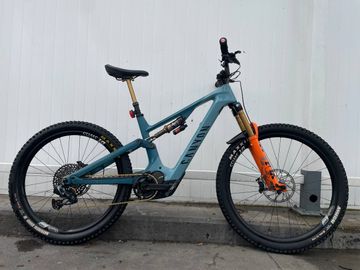 Used Canyon Spectral:ON CF 9 2023 2023 Mountainbike, Blue, 29, 27.5 — image 8 of 11