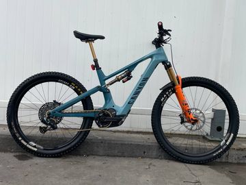Used Canyon Spectral:ON CF 9 2023 2023 Mountainbike, Blue, 29, 27.5 — image 1 of 11