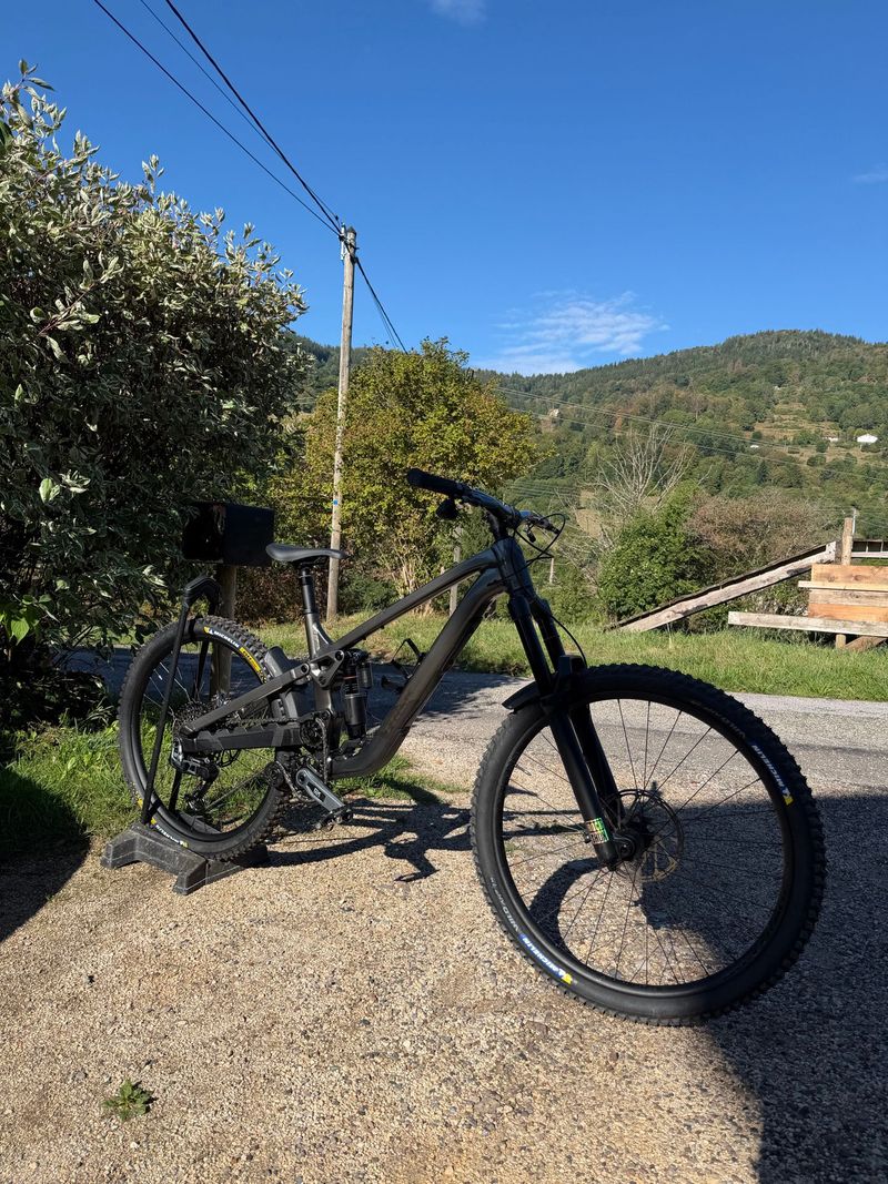 Used Trek Slash 9 GX AXS T-Type Gen 6 2025 2025 MTB