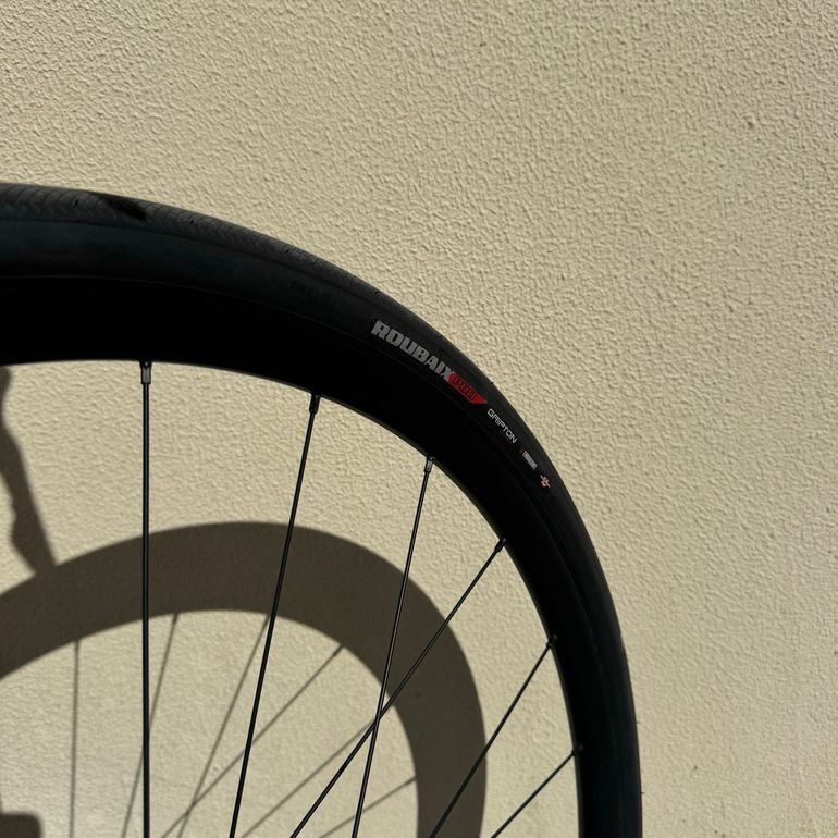 Specialized Roubaix Sport 2019 2019 Road & Gravel usato, Nero — immagine 4 di 7