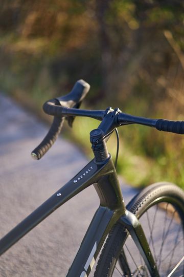 Used Giant Revolt, Advanced 1 2022 2022 Road & Gravel, Green — image 4 of 16