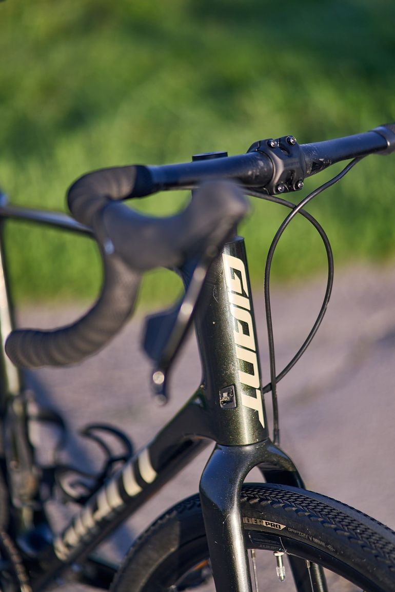 Used Giant Revolt, Advanced 1 2022 2022 Road & Gravel, Green — image 6 of 16