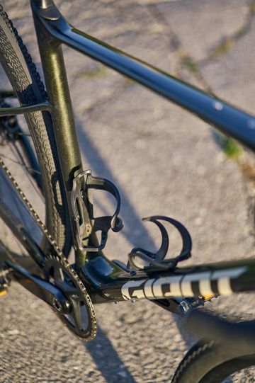 Used Giant Revolt, Advanced 1 2022 2022 Road & Gravel, Green — image 7 of 16