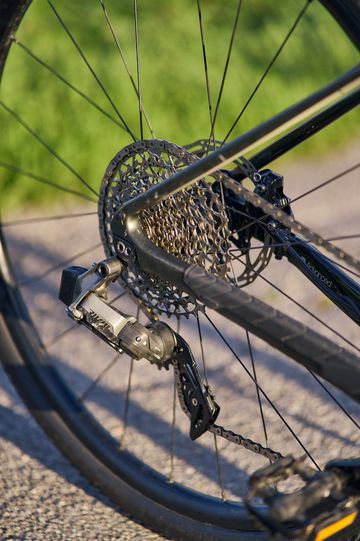 Used Giant Revolt, Advanced 1 2022 2022 Road & Gravel, Green — image 13 of 16