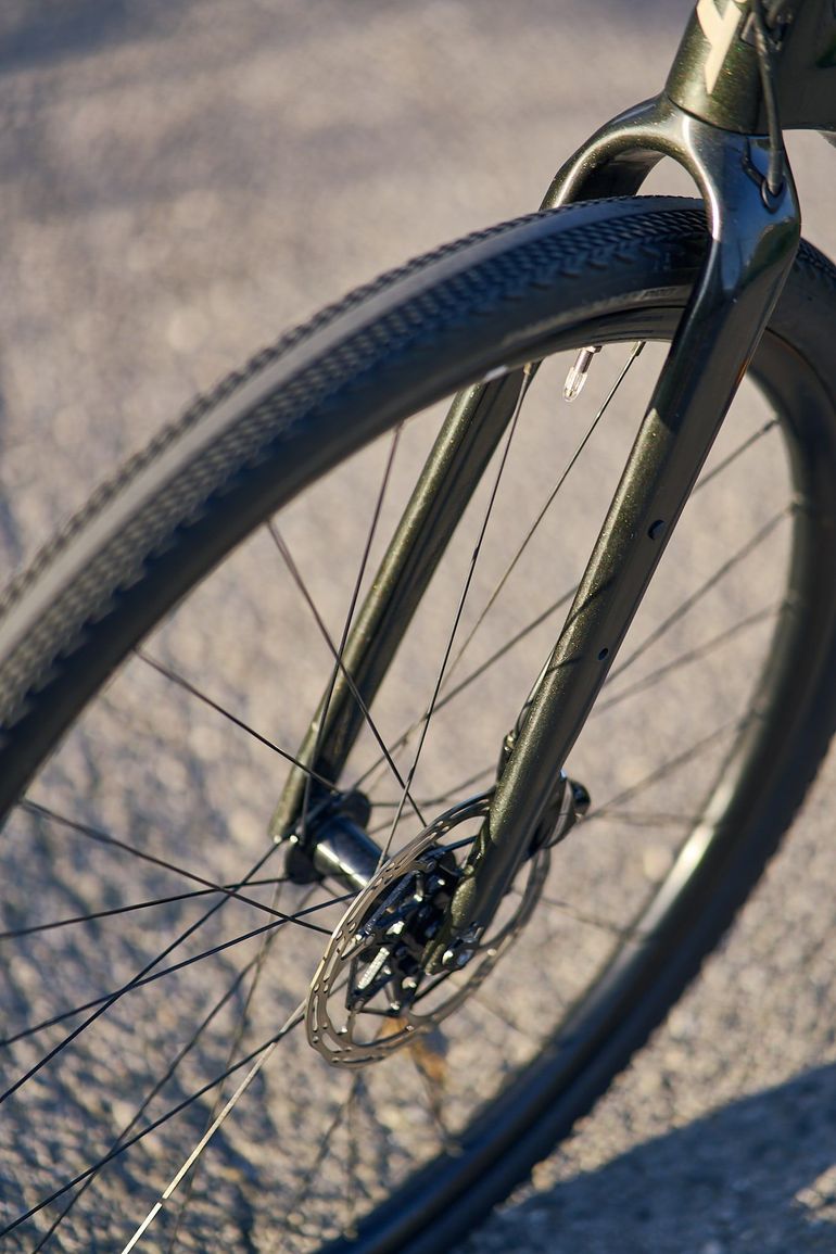 Used Giant Revolt, Advanced 1 2022 2022 Road & Gravel, Green — image 10 of 16