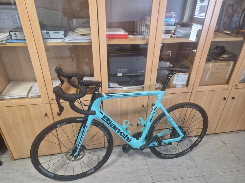 Tweedehands Bianchi Aria e-Road Ultegra 11v 2021 2021 Road & Gravel