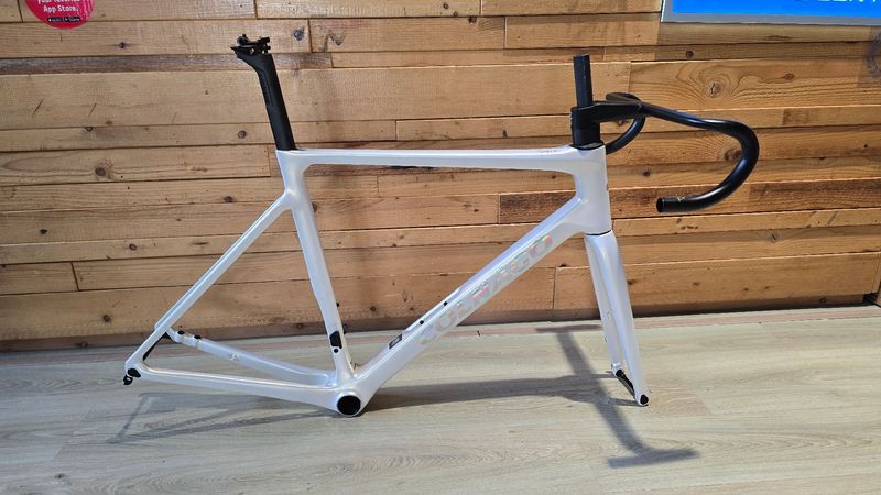 Käytetty Colnago V4Rs Shimano Dura Ace Di2 2026 Frameset 2026 Road & Gravel