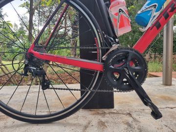Tweedehands Trek Domane Shimano 105 2017 Road & Gravel — afbeelding 2 van 5