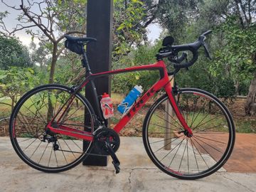 Tweedehands Trek Domane Shimano 105 2017 Road & Gravel — afbeelding 1 van 5