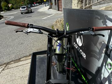 Tweedehands Specialized Status 170 2 DH 2024 2024 Mountainbike — afbeelding 3 van 5