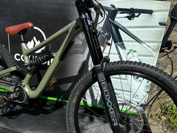 Tweedehands Specialized Status 170 2 DH 2024 2024 Mountainbike — afbeelding 5 van 5