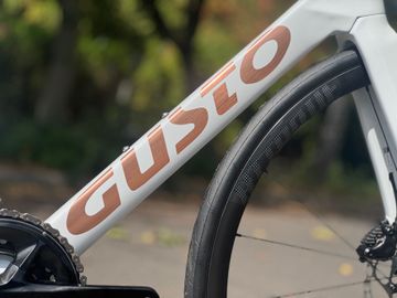 Gusto Custom Shimano 105 2025 Road & Gravel d'occasion — image 7 sur 23