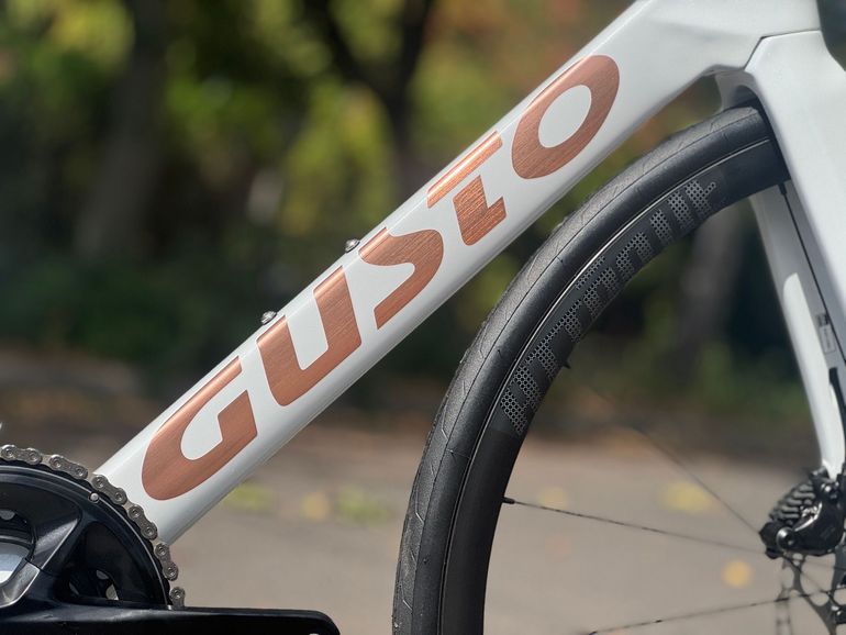 Gusto Custom Shimano 105 2025 Road & Gravel d'occasion — image 7 sur 23