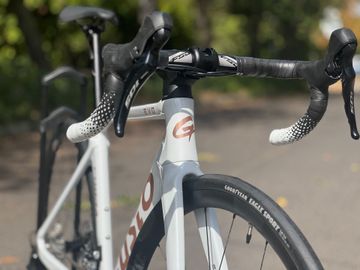 Gusto Custom Shimano 105 2025 Road & Gravel d'occasion — image 14 sur 23