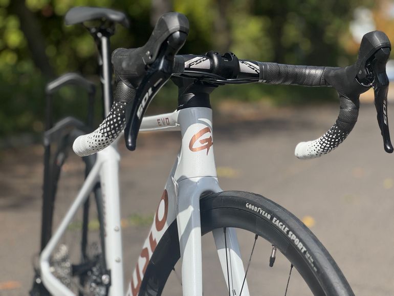 Gusto Custom Shimano 105 2025 Road & Gravel d'occasion — image 14 sur 23