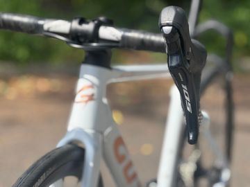 Gusto Custom Shimano 105 2025 Road & Gravel d'occasion — image 15 sur 23