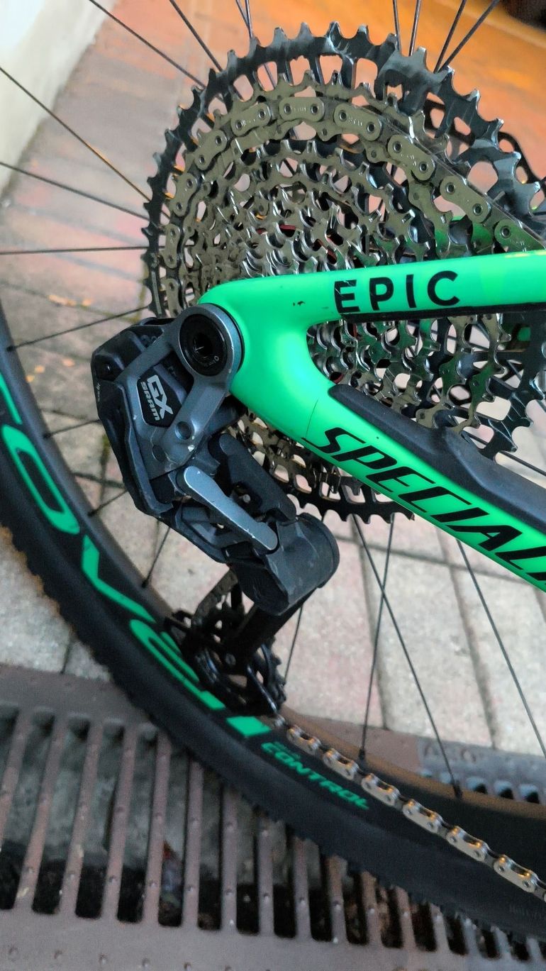 Used Specialized Epic World Cup Expert 2024 Frameset 2024 Mountainbike, Green, 29 — image 3 of 5