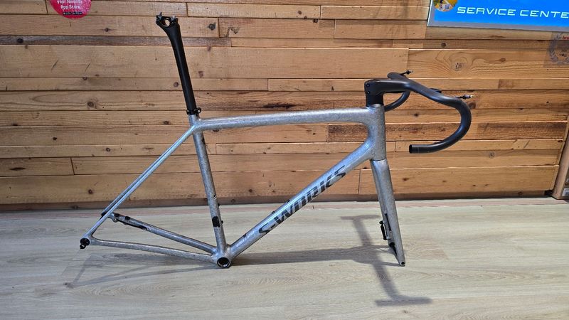 Used Specialized S-Works Aethos 2 - Shimano Dura-Ace Di2 2026 Frameset 2026 Road & Gravel