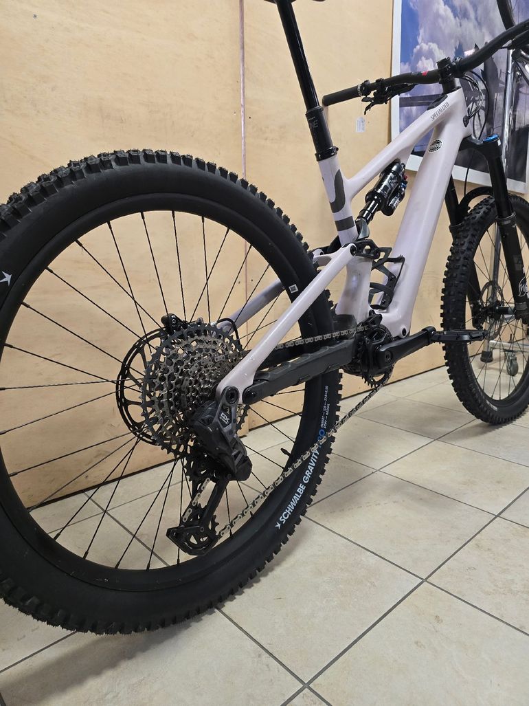 Used Specialized Custom SRAM GX Eagle AXS 2024 Mountainbike, White — image 9 of 17