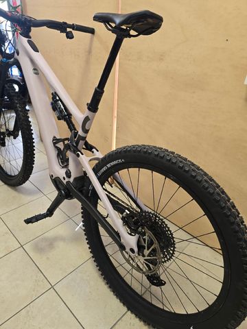 Used Specialized Custom SRAM GX Eagle AXS 2024 Mountainbike, White — image 4 of 17