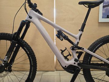 Used Specialized Custom SRAM GX Eagle AXS 2024 Mountainbike, White — image 2 of 17