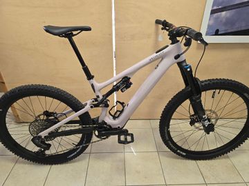 Used Specialized Custom SRAM GX Eagle AXS 2024 Mountainbike, White — image 6 of 17