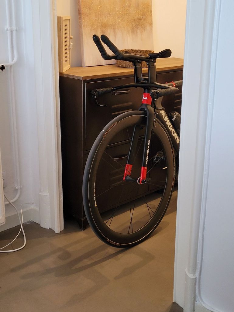 Used Argon 18 E SRAM Red eTap AXS 2021 Road & Gravel, Black — image 3 of 4