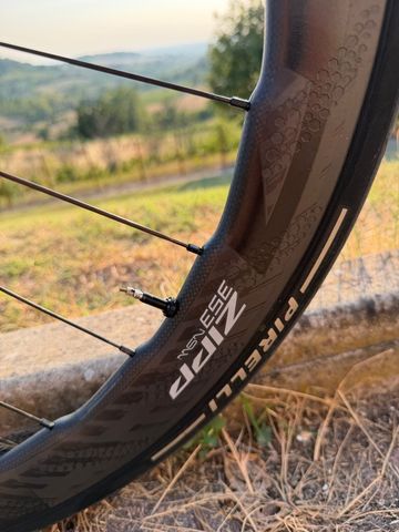 Specialized Tarmac Shimano Dura Ace 2024 Road & Gravel usato, Bianco — immagine 5 di 8