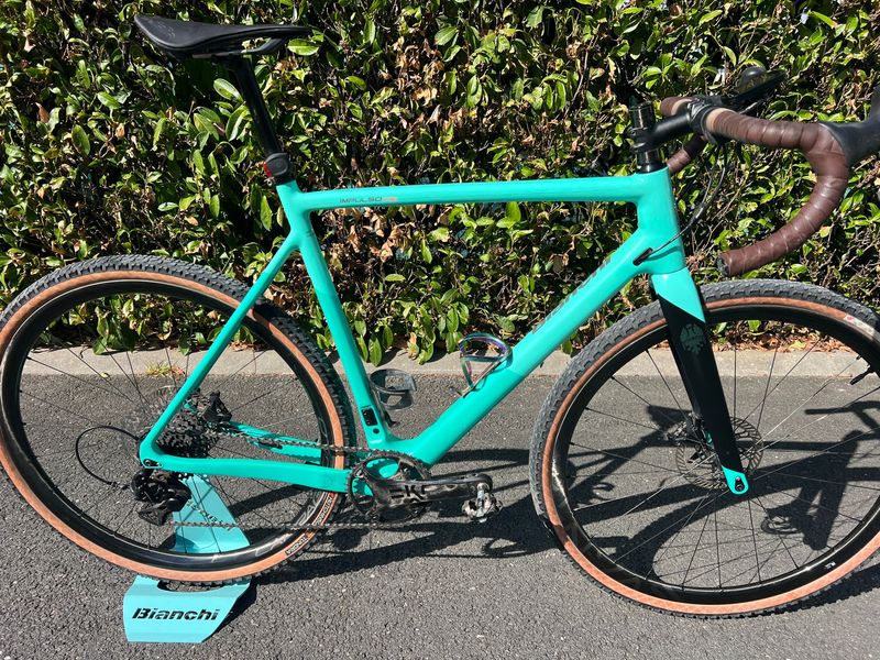 Käytetty Bianchi Impulso Pro - Ekar 1x13ps 2022 Frameset 2022 Road & Gravel