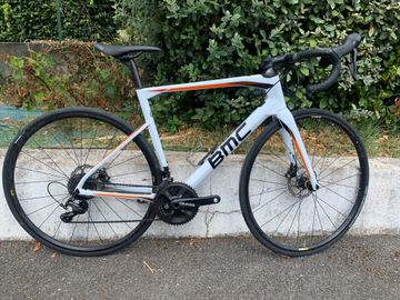 Tweedehands BMC Roadmachine 02 THREE 2019 2019 Road & Gravel — afbeelding 1 van 6