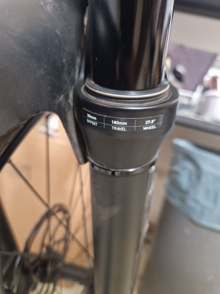 YT Industries Capra 27 AL 2018 2018 Mountainbike usato, Nero — immagine 4 di 5