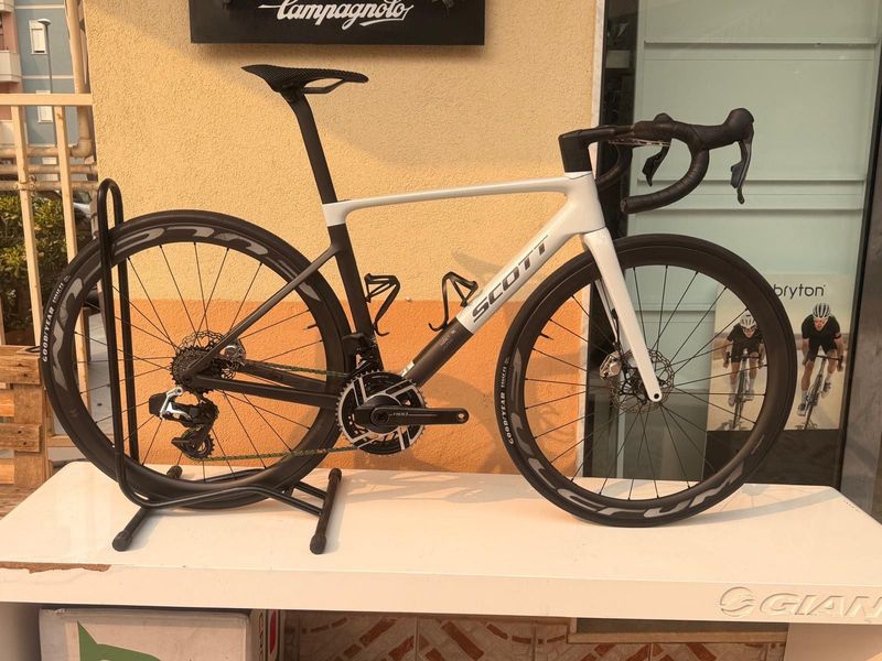 Scott Addict RC Pro 2026 2026 Road & Gravel d'occasion