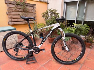 Tweedehands Orbea ALMA M30 2018 2018 Mountainbike — afbeelding 1 van 6