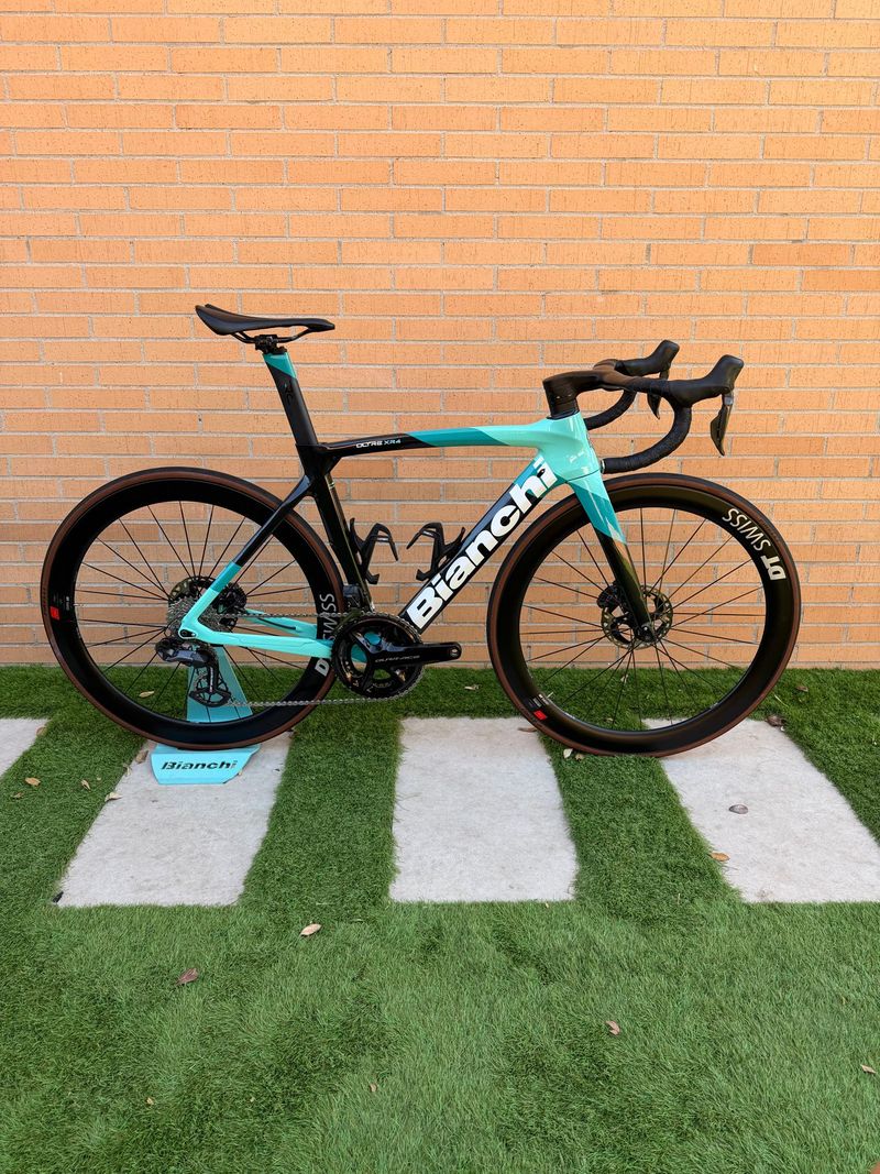 Bianchi Oltre XR4 Ultegra Di2 2021 2021 Road & Gravel usato