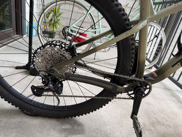 Used Trek Roscoe 9 2022 2022 Mountainbike, Green, 29 — image 16 of 18