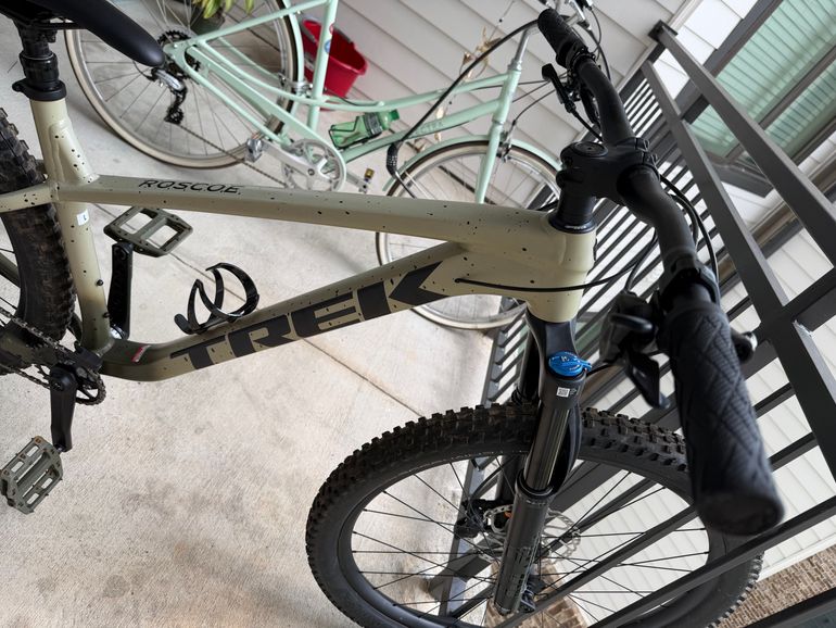 Used Trek Roscoe 9 2022 2022 Mountainbike, Green, 29 — image 17 of 18