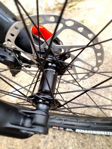 Orbea LAUFEY H-LTD 2023 2023 Mountainbike usato, Grigio chiaro — immagine 9 di 10