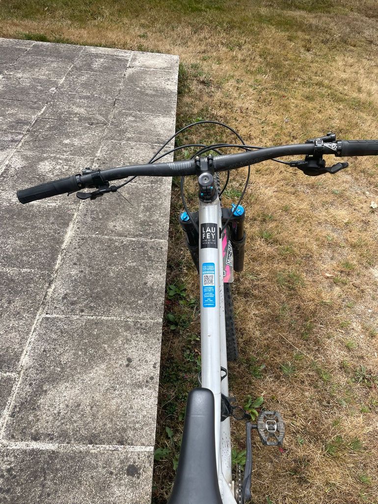 Orbea LAUFEY H-LTD 2023 2023 Mountainbike usato, Grigio chiaro — immagine 4 di 10
